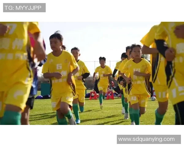 倩倩足球:追逐梦想的绿茵场上她的拼搏与坚持 倩倩足球:追逐梦想的绿茵场上她的拼搏与坚持