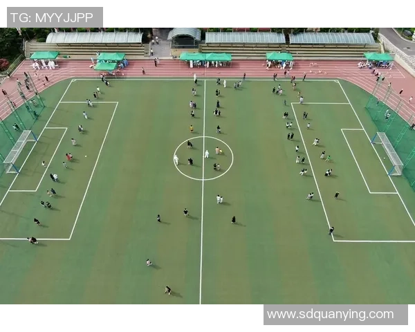 学校足球场的标准面积是多少以及如何测量和计算
