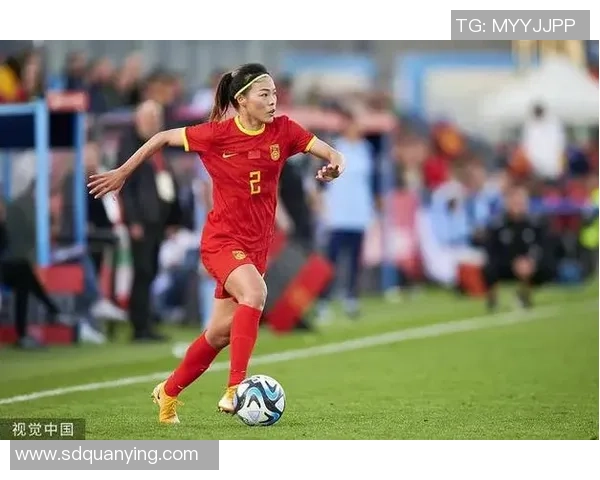 女足足球服的时尚与功能兼备如何选择适合自己的运动装备 女足足球服的时尚与功能兼备如何选择适合自己的运动装备